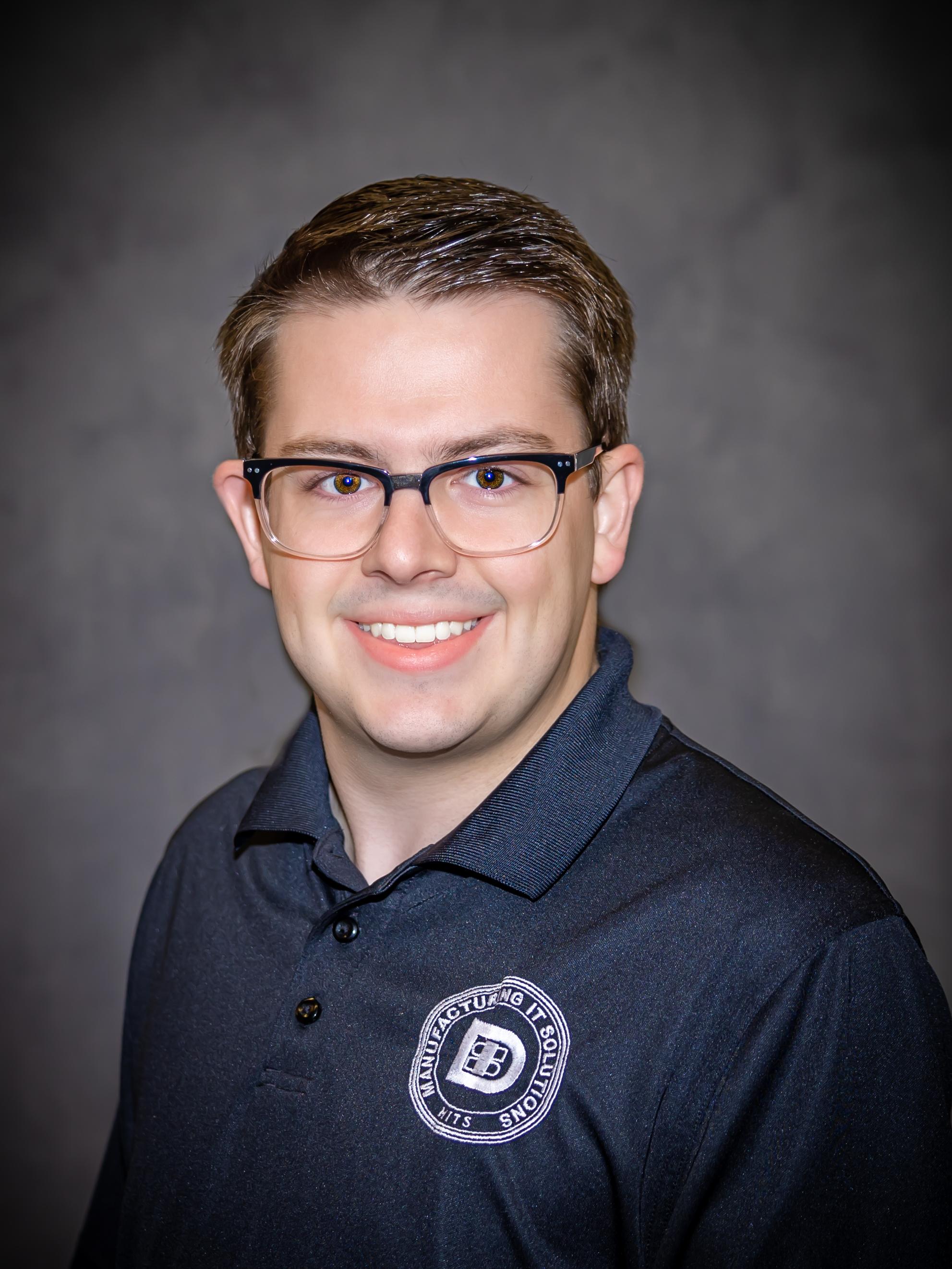 Carter Valente headshot
